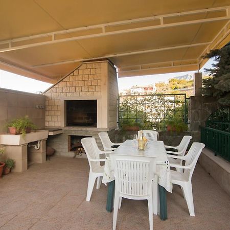Apartments And Room Sun & Sea Podgora Bagian luar foto