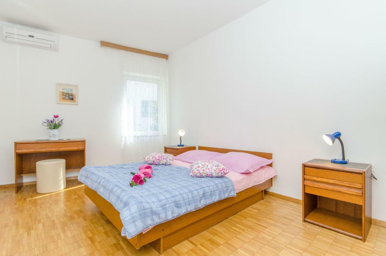 Apartments And Room Sun & Sea Podgora Bagian luar foto