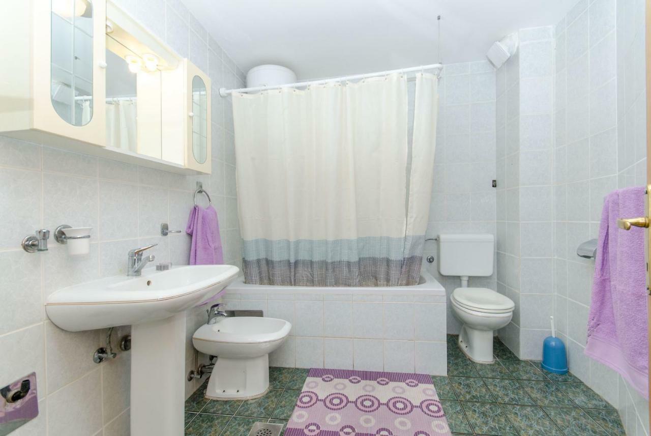 Apartments And Room Sun & Sea Podgora Bagian luar foto