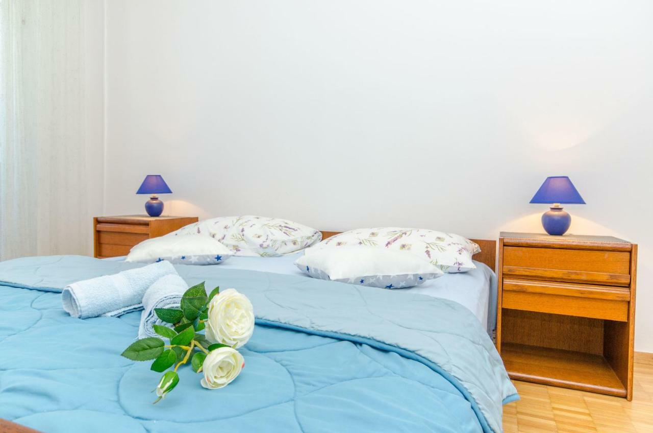 Apartments And Room Sun & Sea Podgora Bagian luar foto