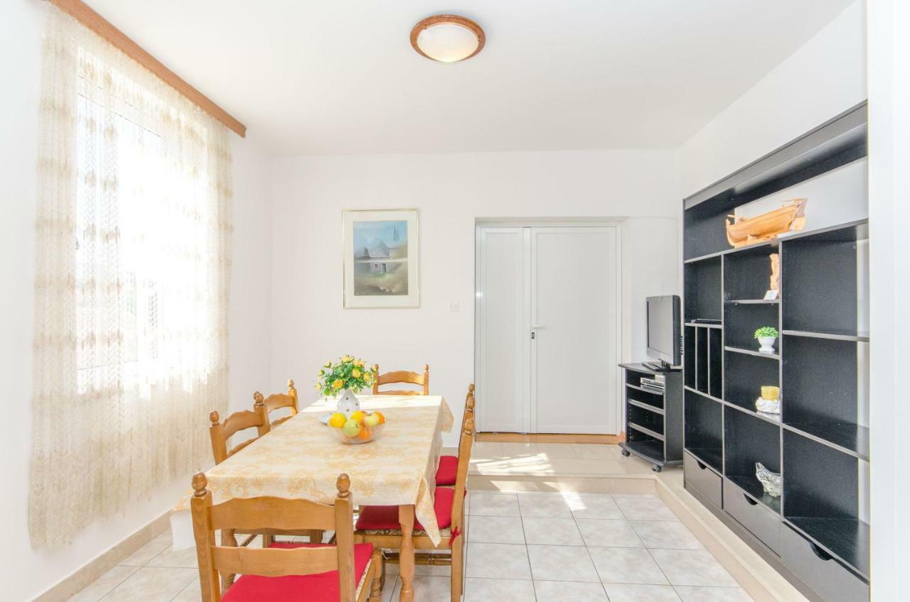 Apartments And Room Sun & Sea Podgora Bagian luar foto