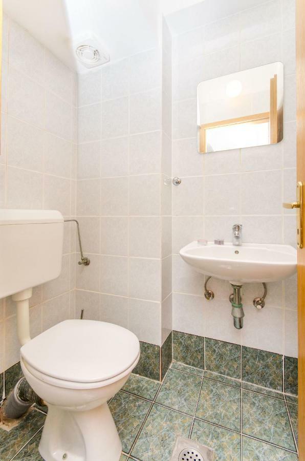 Apartments And Room Sun & Sea Podgora Bagian luar foto